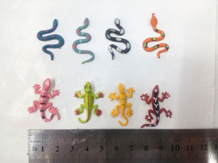 Factory Wholesaler Capsule Toy Plastic Lizards And Snake 3