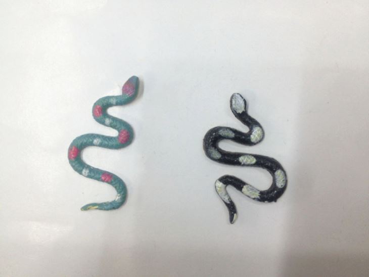 Factory Wholesaler Capsule Toy Plastic Lizards And Snake 6