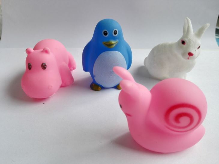 PVC Cute Animal With BB Whistle Bath Toy Capsule Toy 3