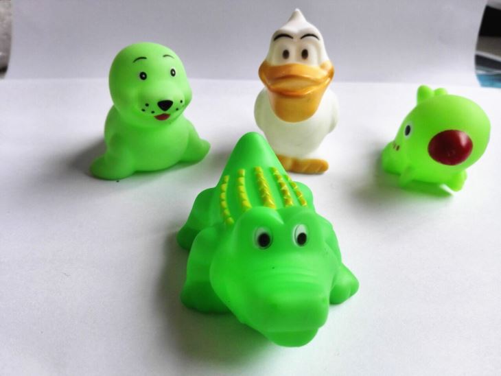 PVC Cute Animal With BB Whistle Bath Toy Capsule Toy 4