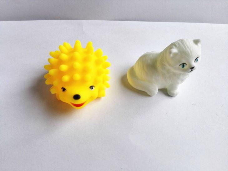PVC Cute Animal With BB Whistle Bath Toy Capsule Toy 5