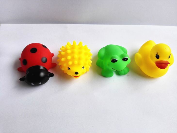 PVC Cute Animal With BB Whistle Bath Toy Capsule Toy 12