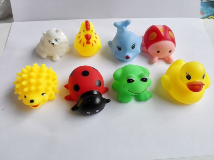 PVC Cute Animal With BB Whistle Bath Toy Capsule Toy 14