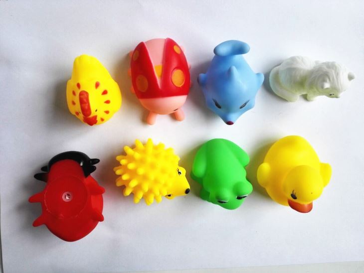 PVC Cute Animal With BB Whistle Bath Toy Capsule Toy 15