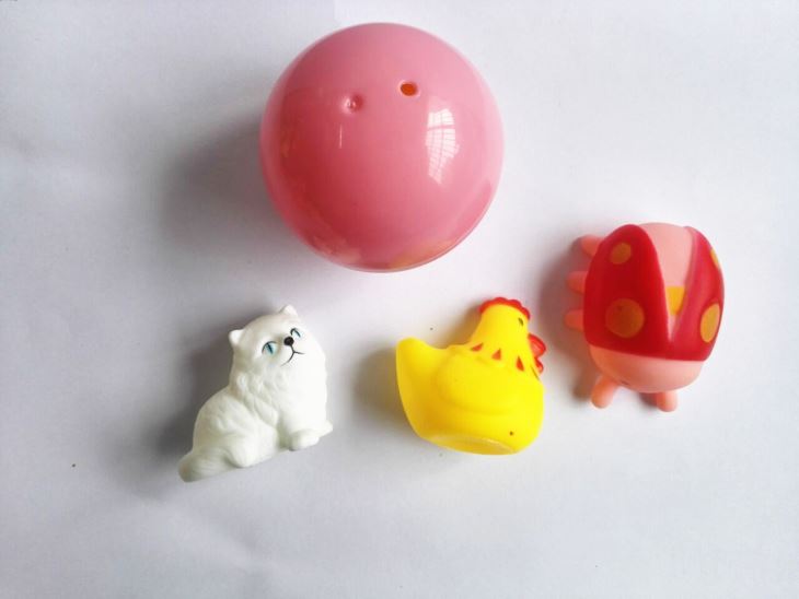 PVC Cute Animal With BB Whistle Bath Toy Capsule Toy 16