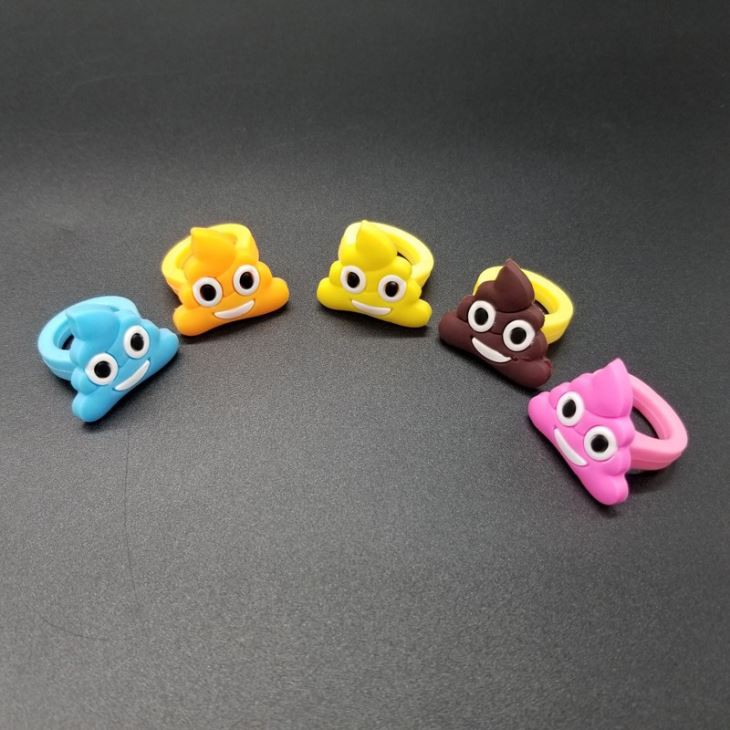 poo finger ring (3)